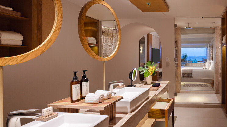 Paramount Suite Ocean Front 